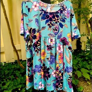 Colorful top by Paisley Grace, XXL.